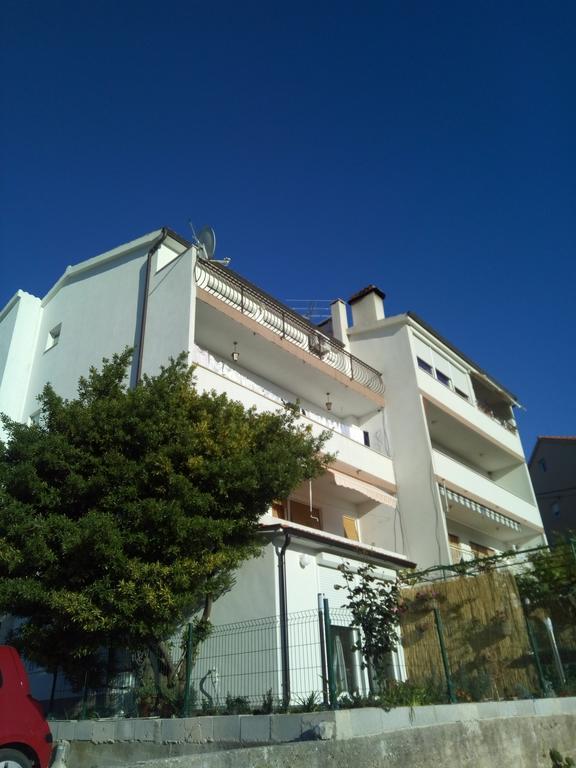 Apartment Golden Dreams Podstrana Bagian luar foto