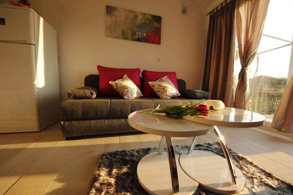 Apartment Golden Dreams Podstrana Bagian luar foto